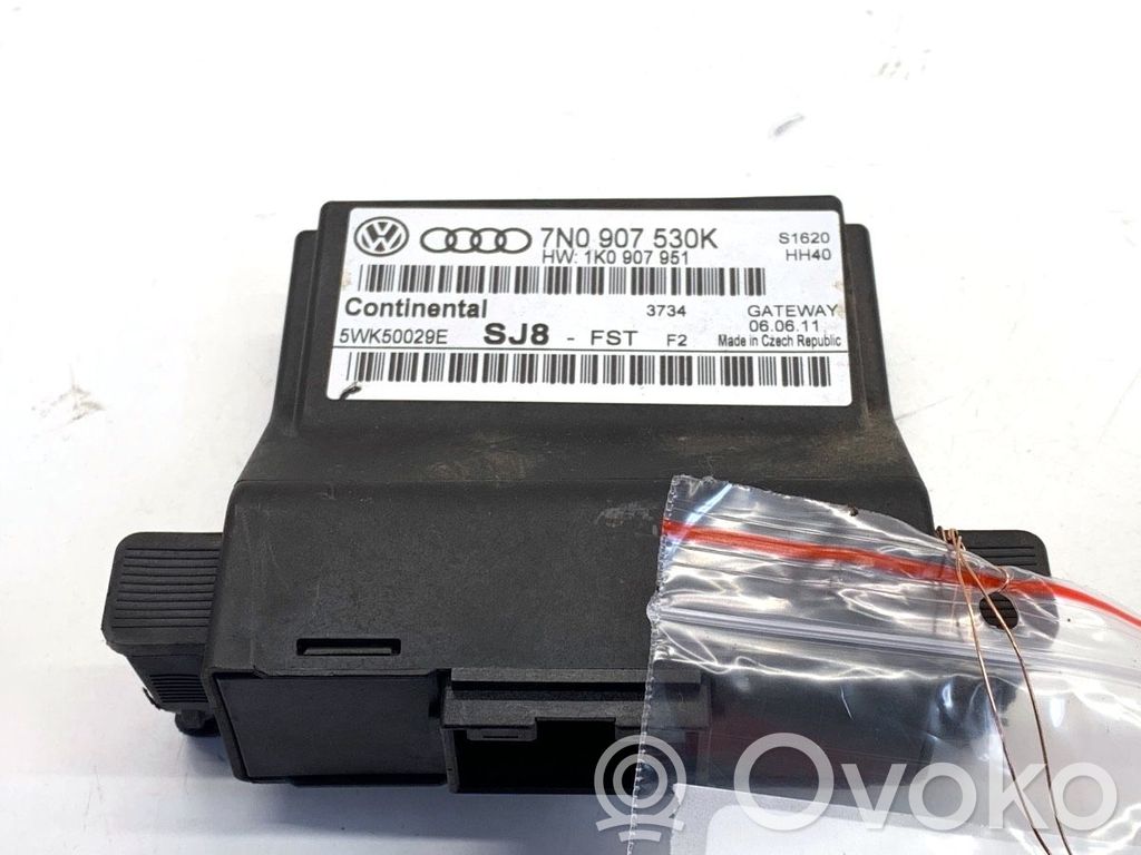 Volkswagen PASSAT B7 Gateway control module 