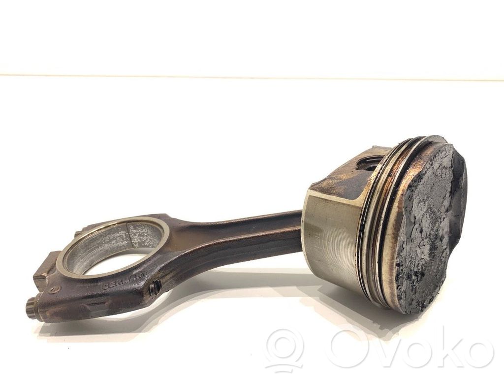 Porsche Cayenne (9PA) Piston avec bielle
