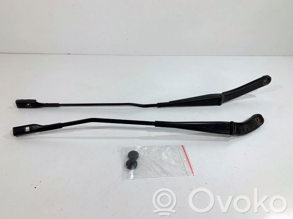 Audi A4 S4 B8 8K Wischerarm vorne