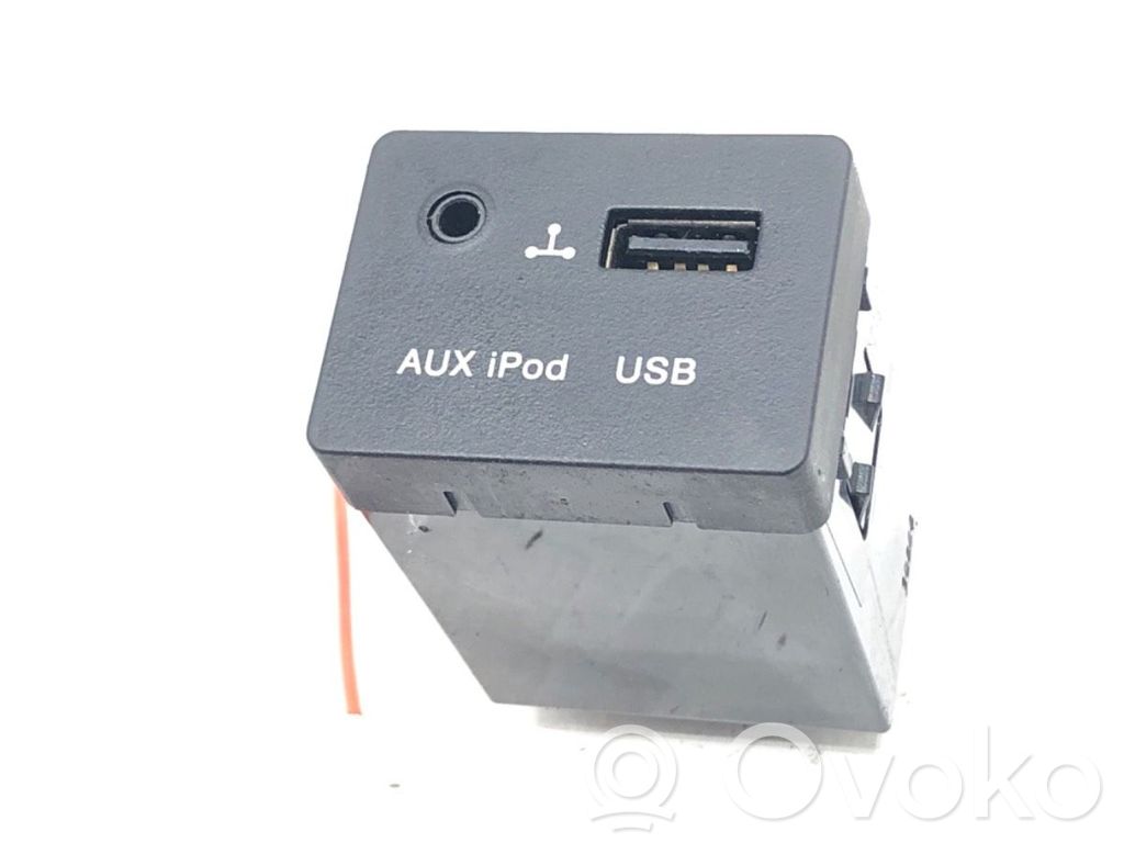 KIA Ceed USB socket connector 