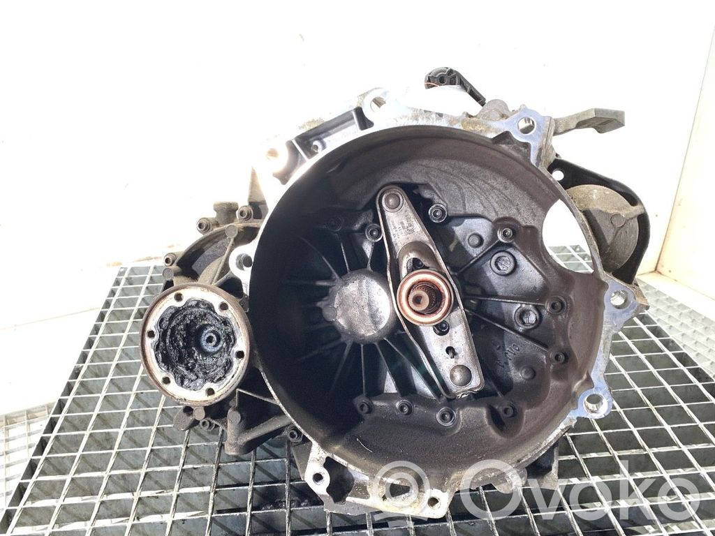 Volkswagen Jetta VI Manualna 5-biegowa skrzynia biegów 