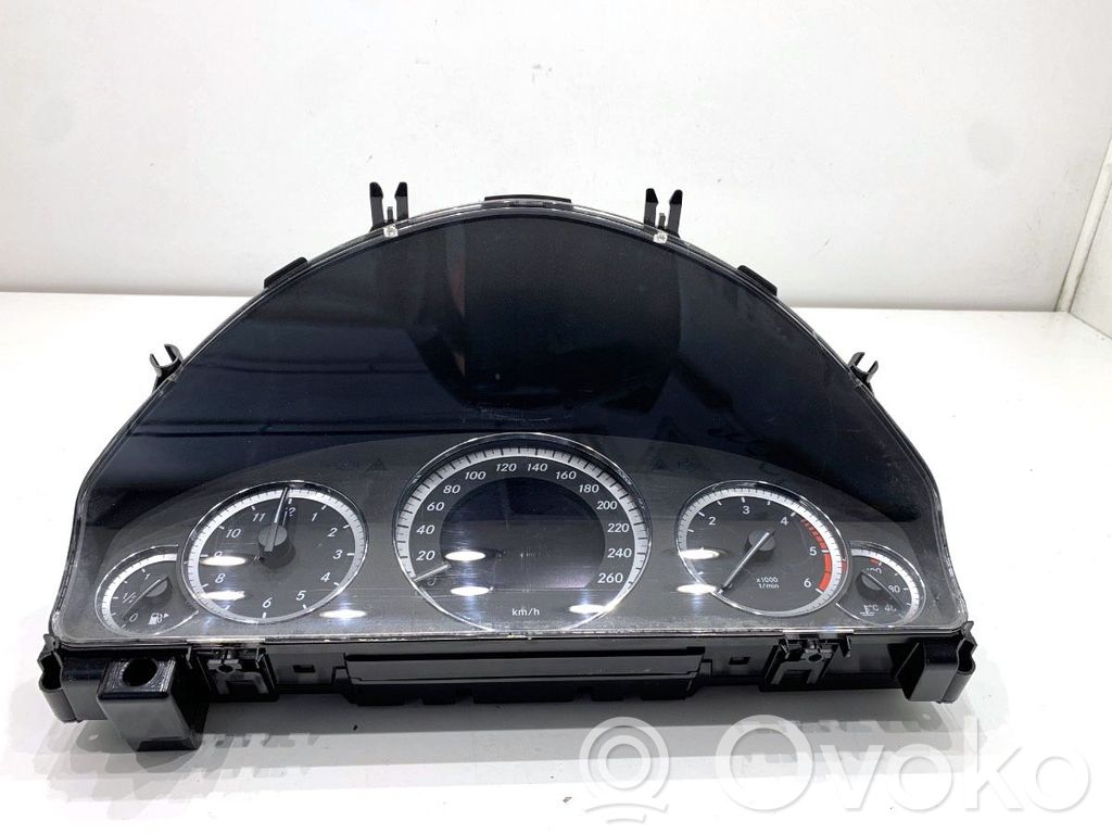 Mercedes-Benz E W212 Tachimetro (quadro strumenti)