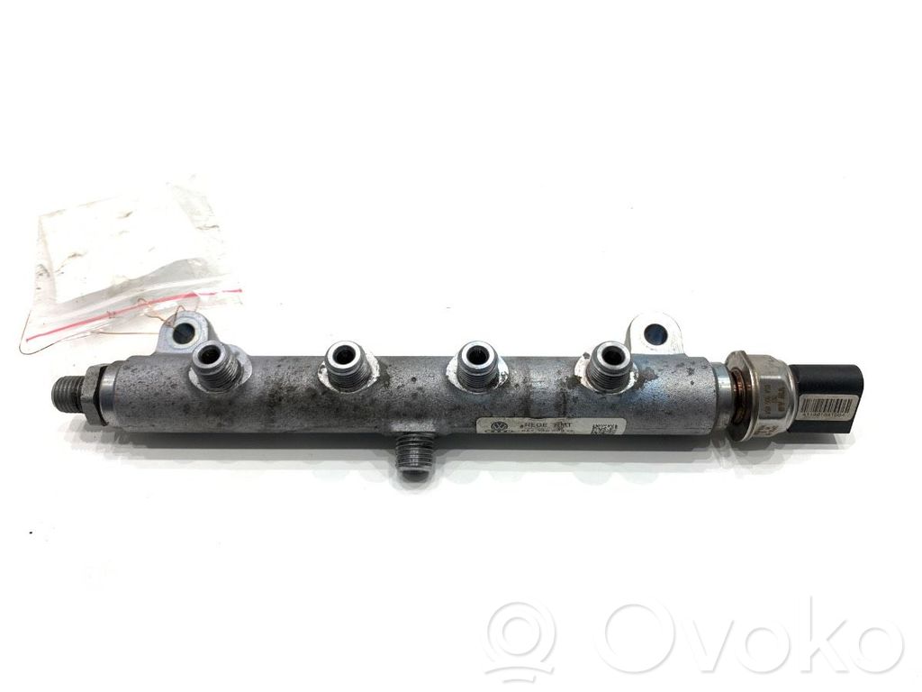 Audi A8 S8 D4 4H Listwa wtryskowa 