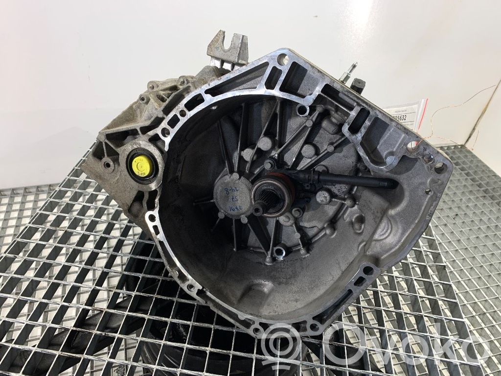 Nissan Juke I F15 Cutie viteze manuală cu 5 trepte