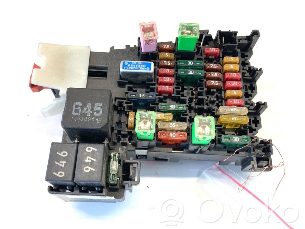 Volkswagen PASSAT B8 Set scatola dei fusibili