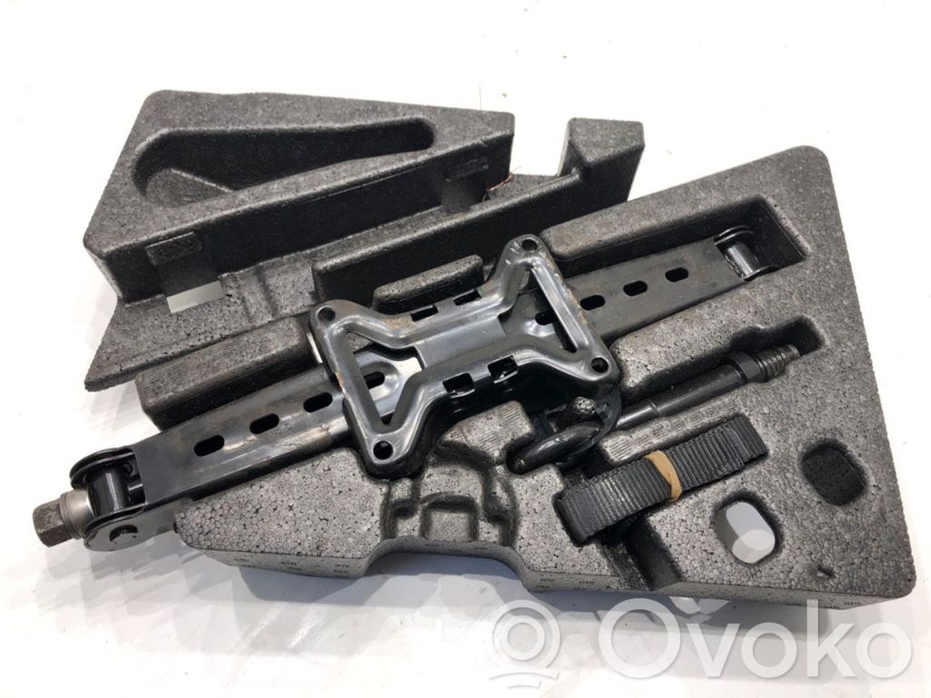 Muu alustan osa   EM2BR16G040AB