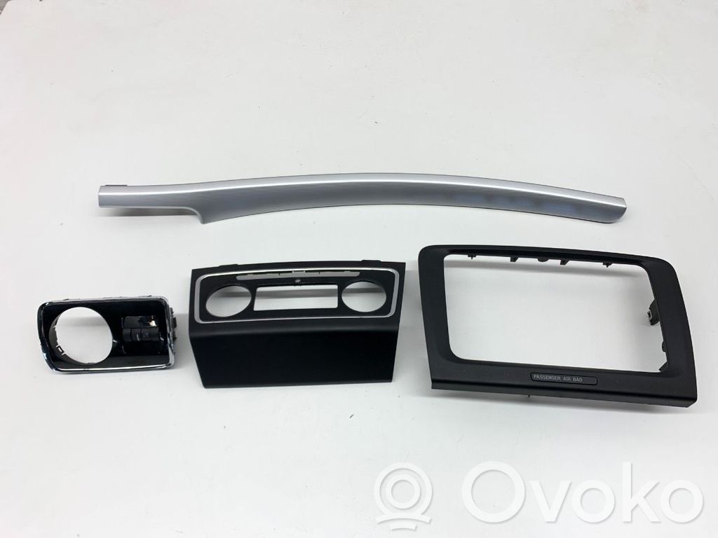 Skoda Superb B6 (3T) Moldura del panel