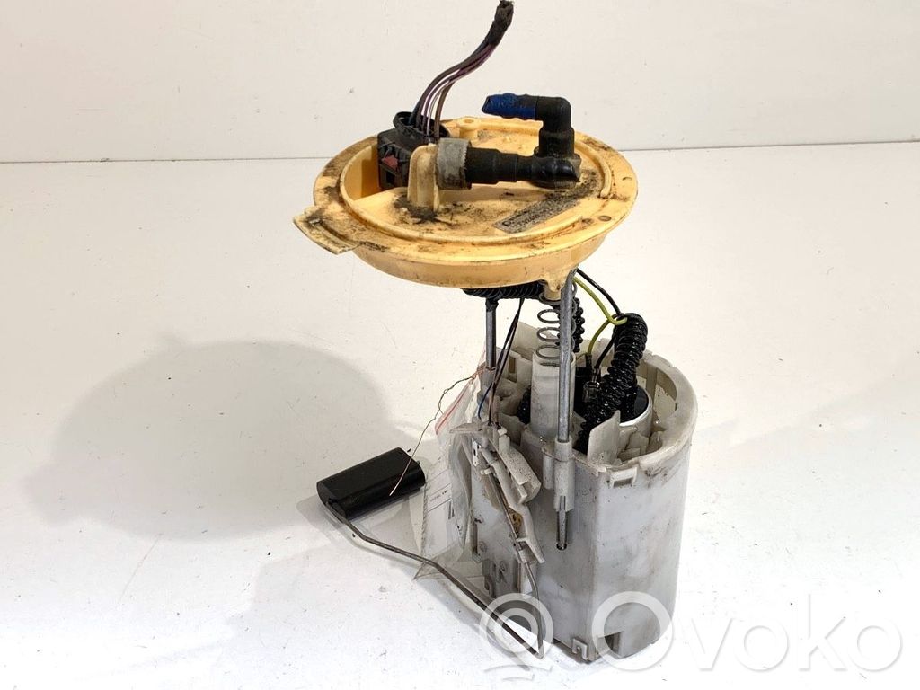 Volkswagen PASSAT B6 Pompe à carburant 