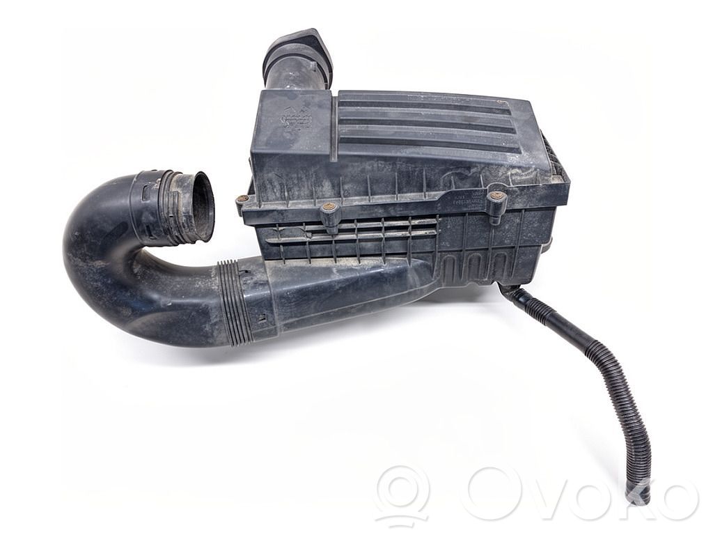 Volkswagen PASSAT CC Air filter box