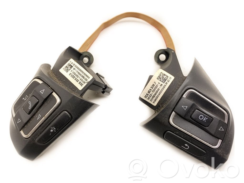 Volkswagen PASSAT CC Boutons / interrupteurs volant