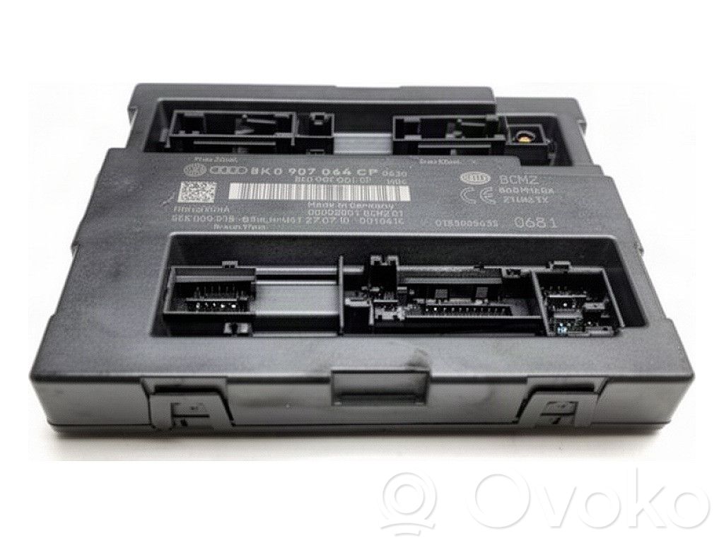 Audi A5 8T 8F Unidad de control/módulo de carrocería central 
