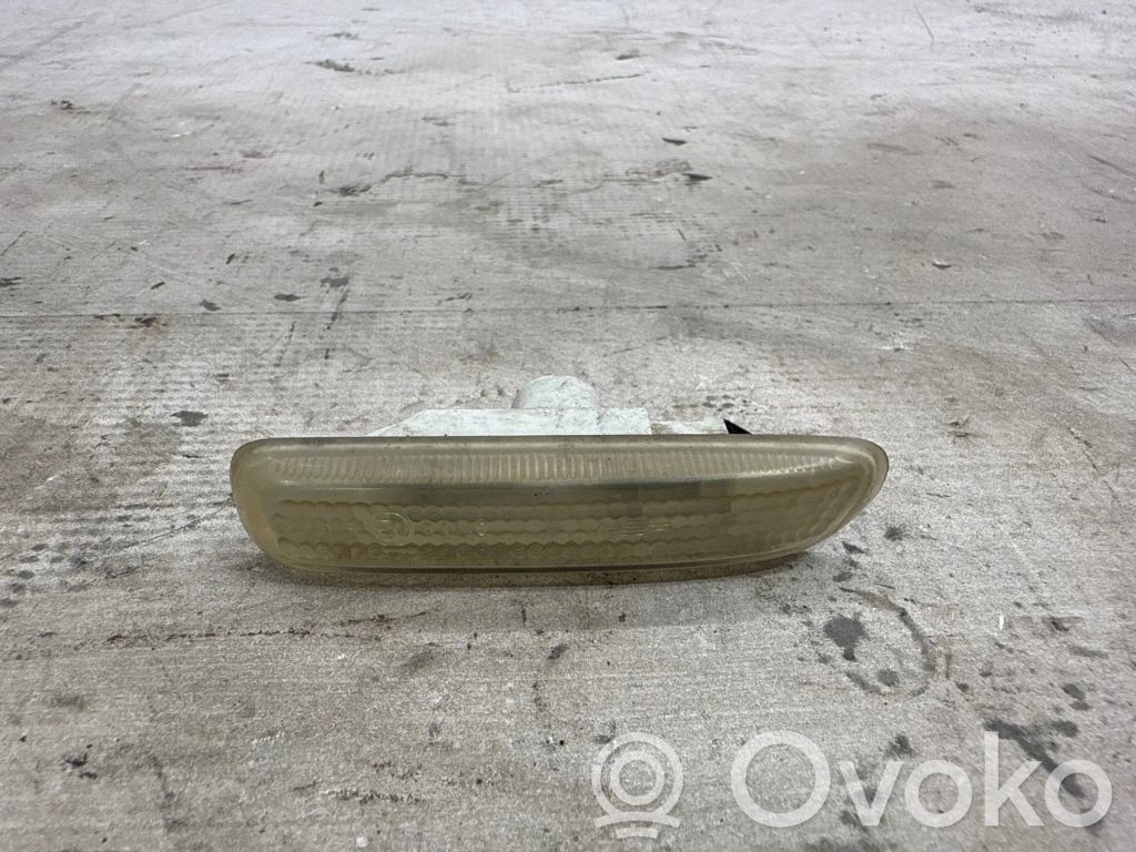 BMW 3 E46 Front fender indicator light 