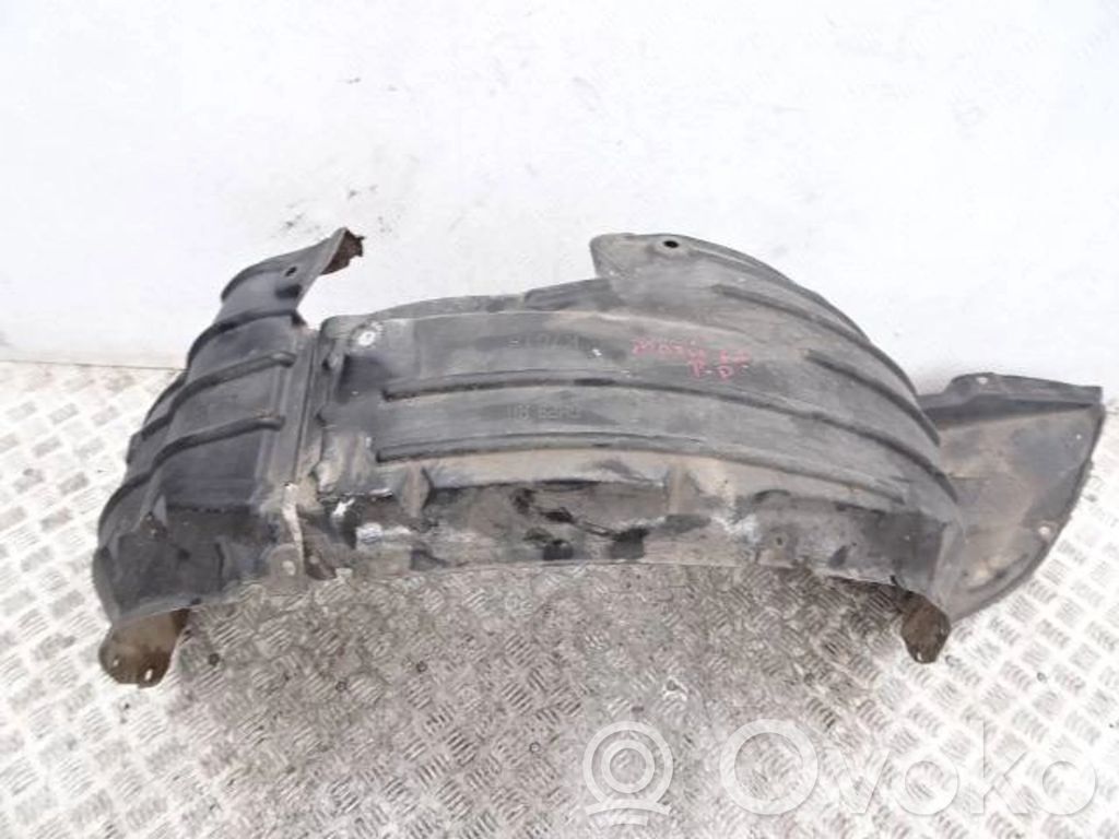Front wheel arch liner splash guards