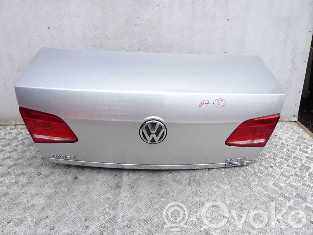 Volkswagen PASSAT B7 Aizmugurējais pārsegs (bagāžnieks) 