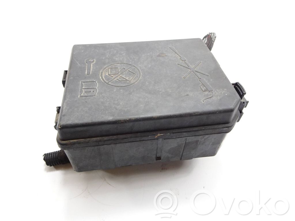 Opel Corsa E Fuse module 