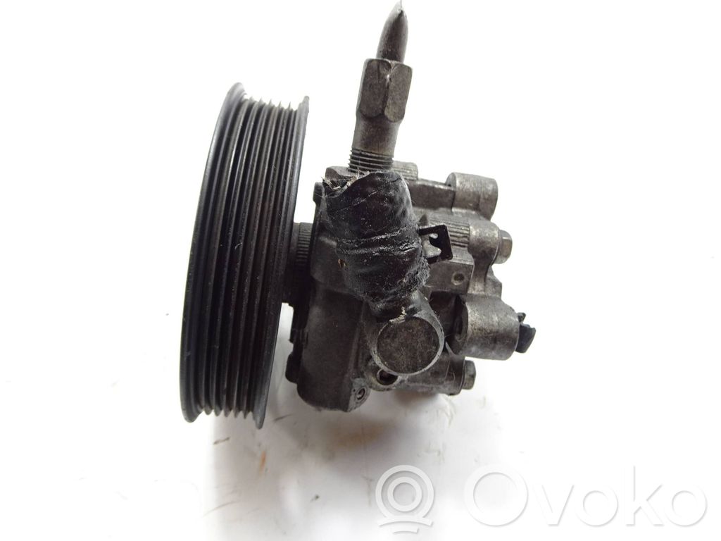 Chrysler Grand Voyager V Power steering pump 