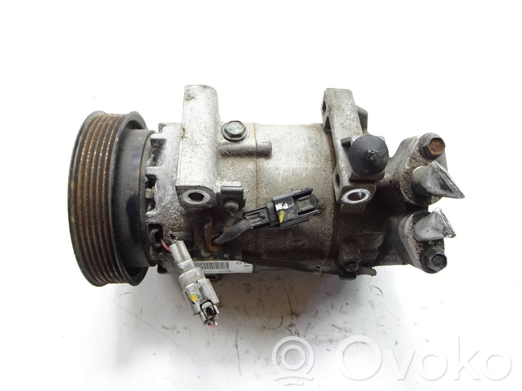 Renault Clio IV Air conditioning (A/C) compressor (pump) 