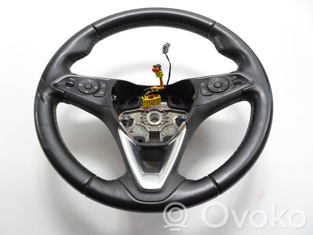 Ohjauspyörä   39161773,34296292A,453798480,036531,34258849A