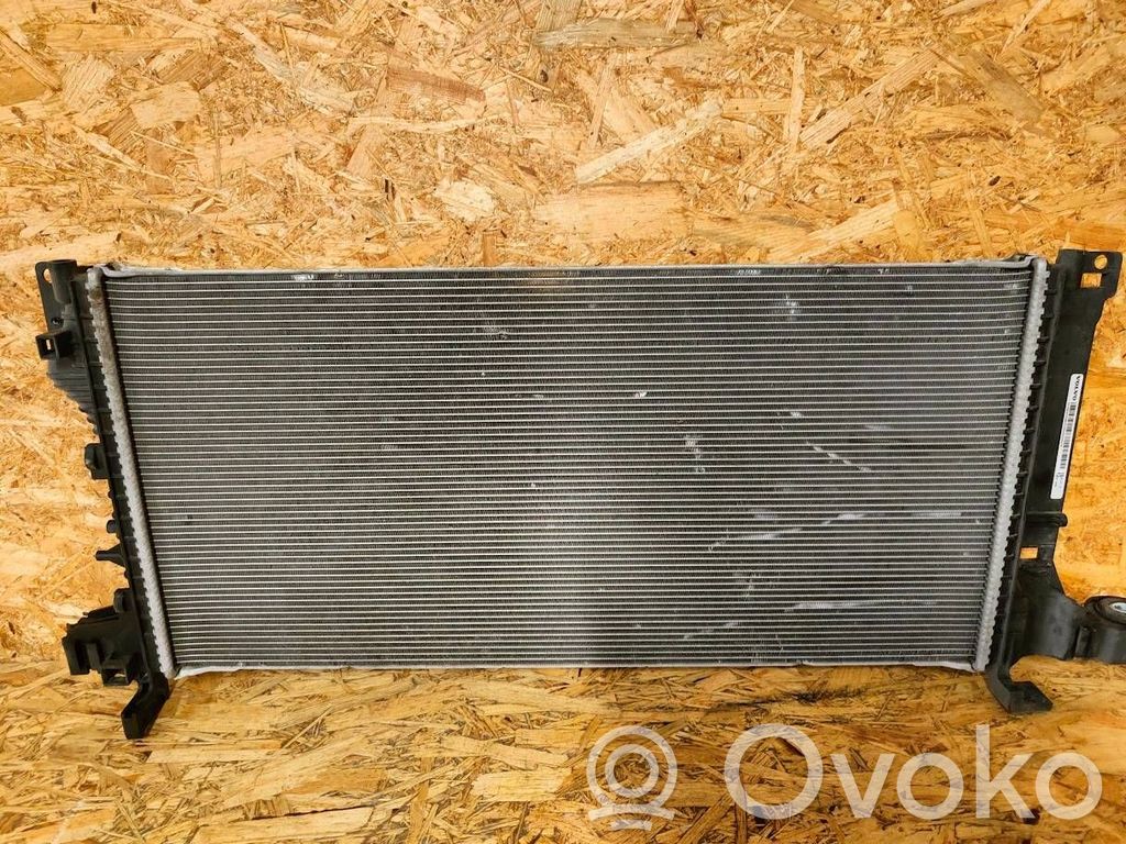 Volvo XC40 Aušinimo skysčio radiatorius 
