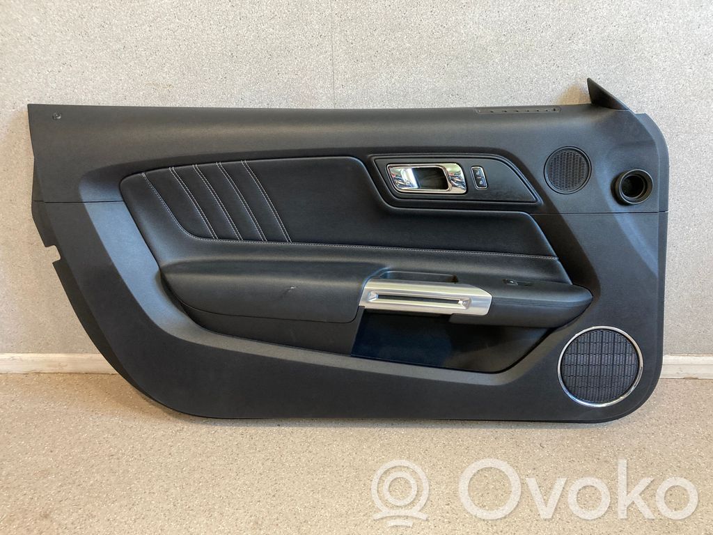 Ford Mustang VI Boczki / Poszycie drzwi przednich 