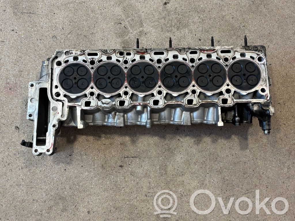 BMW 5 G30 G31 G38 Engine head 
