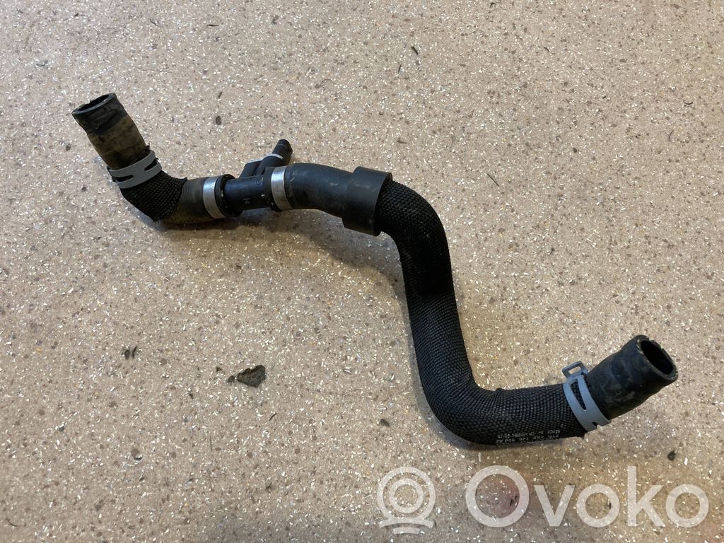 Audi e-tron Engine coolant pipe/hose 