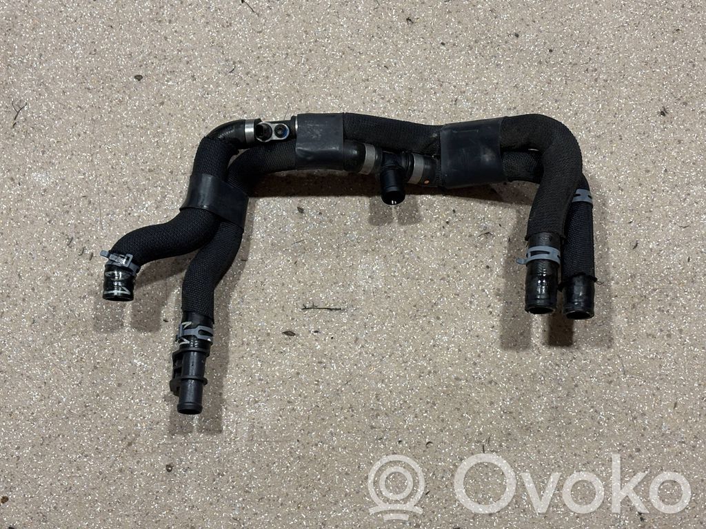 Audi e-tron Engine coolant pipe/hose 