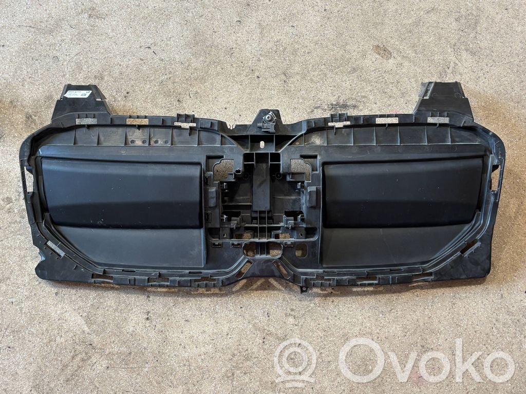 Radiator trim   5A1DA43