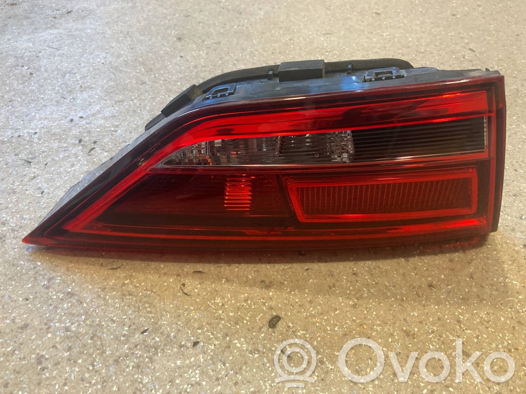Audi A3 S3 8V Feux arrière sur hayon 