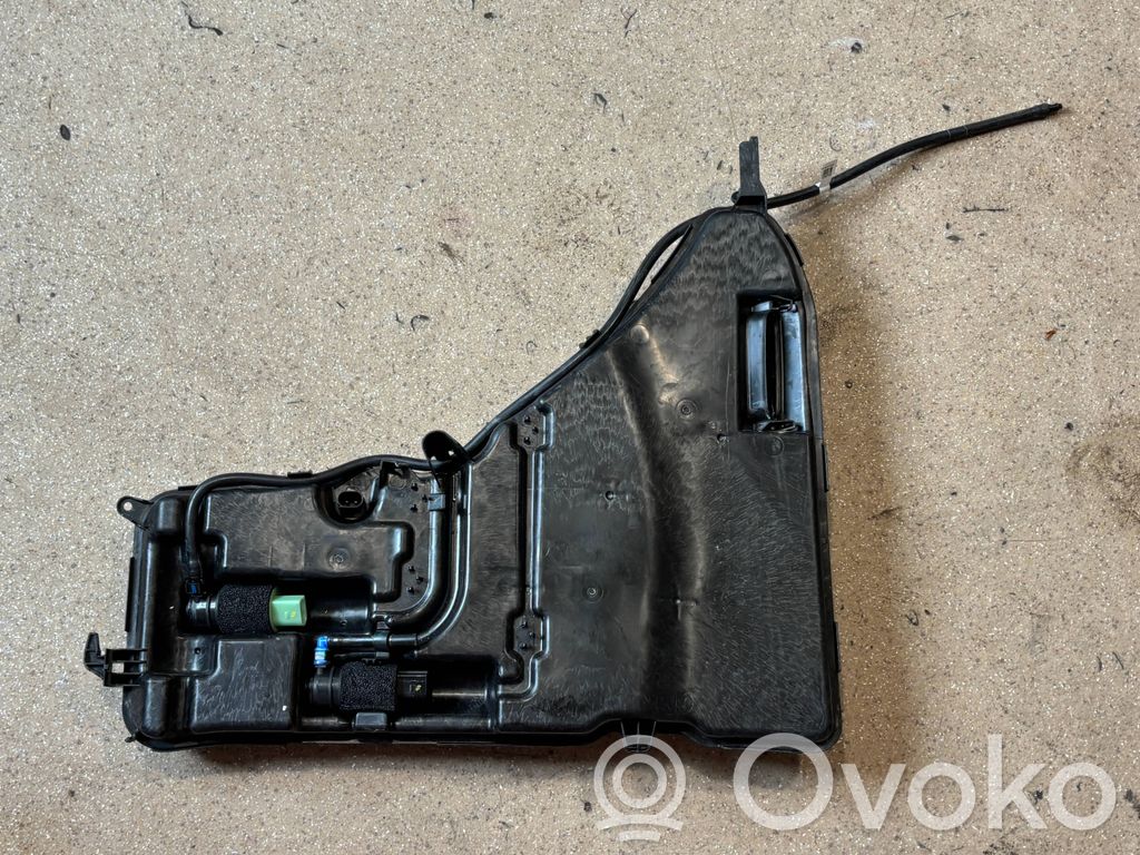 BMW 5 G60 G61 Zbiornik płynu do spryskiwaczy szyby przedniej / czołowej 