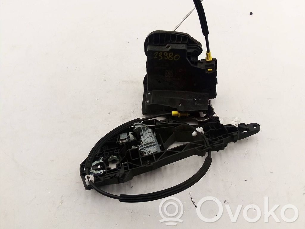 Opel Astra K Aizmugurē slēdzene 