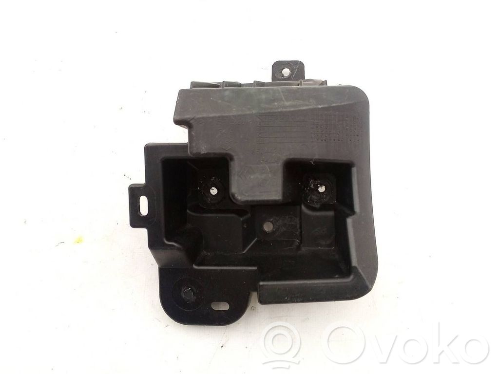 Renault Clio V Rear bumper mounting bracket 