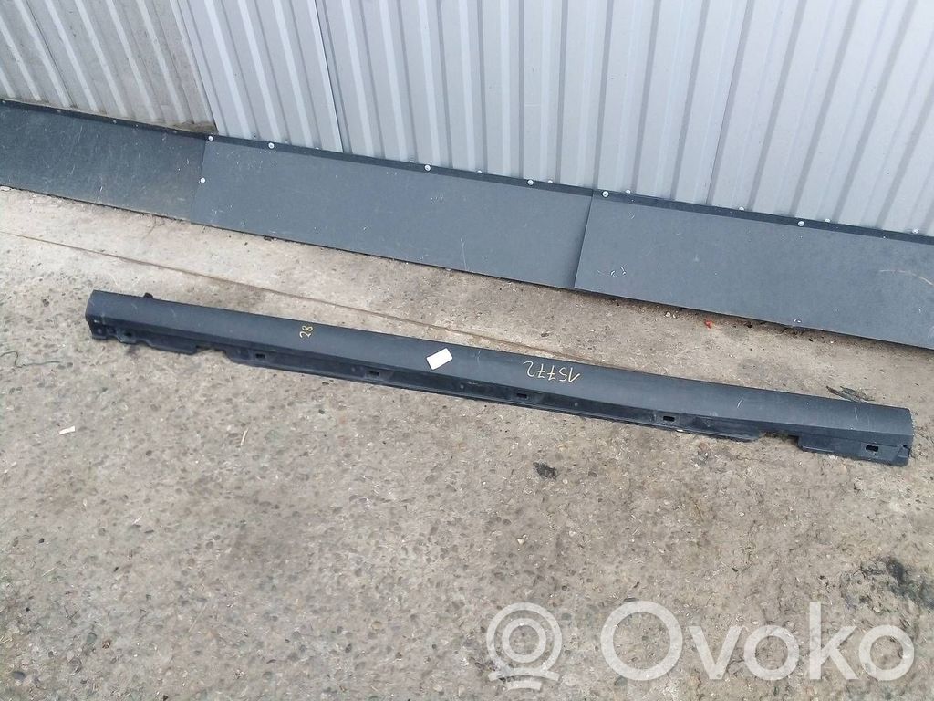 Ford Focus Front sill (body part) 