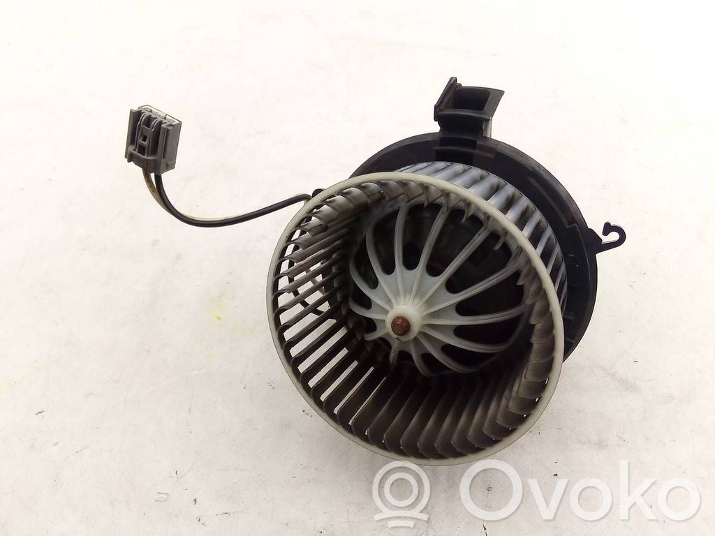 Opel Astra J Pečiuko ventiliatorius/ putikas 