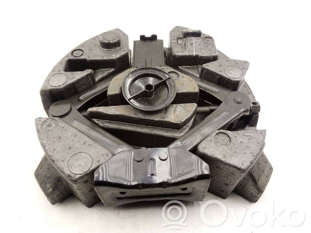 Ford Kuga II Spare wheel section trim 