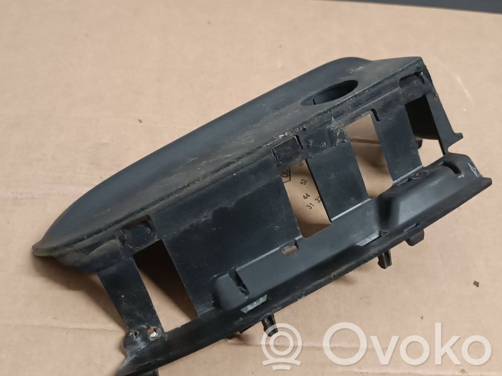 Audi Q7 4L Dysza spryskiwacza lampy przedniej 