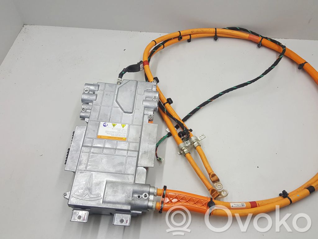 Tesla Model S Voltage converter inverter 