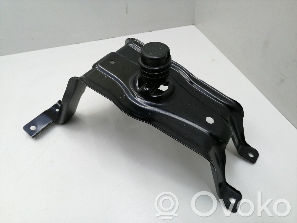 Audi A4 S4 B9 8W Spare wheel mounting bracket 