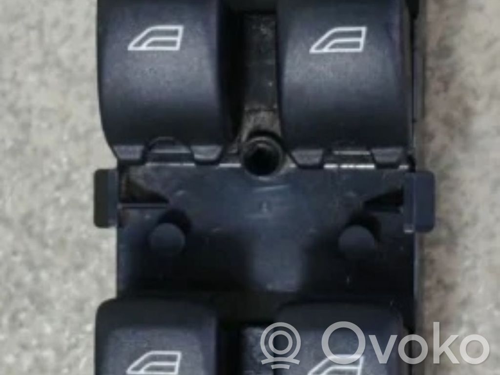 Land Rover Freelander 2 - LR2 Przyciski szyb 