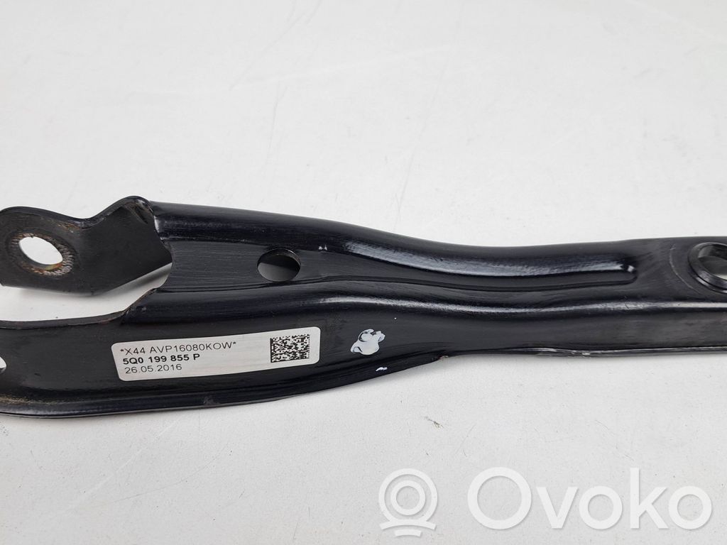Volkswagen Golf VII Engine mounting bracket 