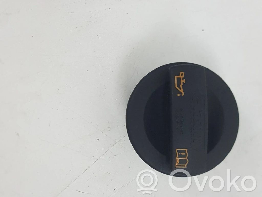 Audi A4 S4 B8 8K Oil filler cap 