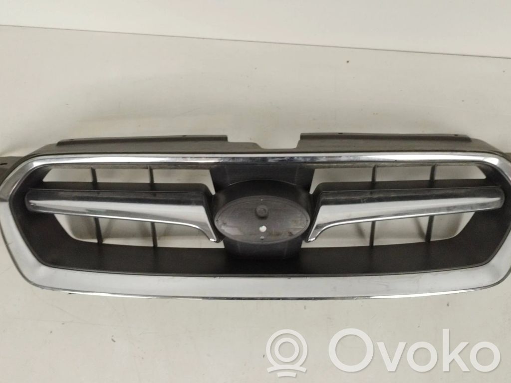 Subaru Legacy Etupuskurin ylempi jäähdytinsäleikkö 