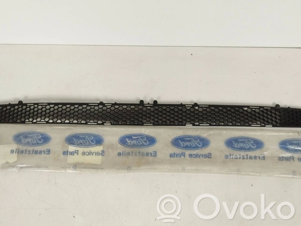 Ford Escort Front bumper lower grill 