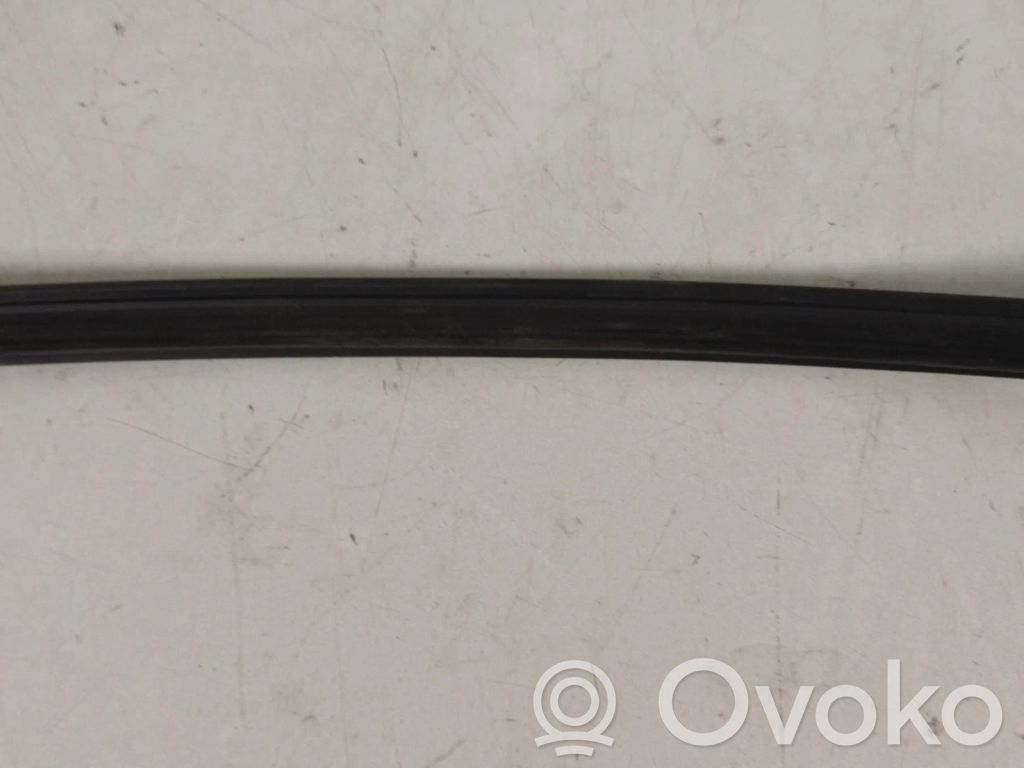 Opel Astra H Modanatura separatore del paraurti anteriore 