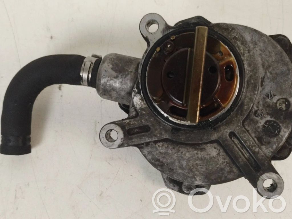 BMW X5 E70 Vacuum pump 