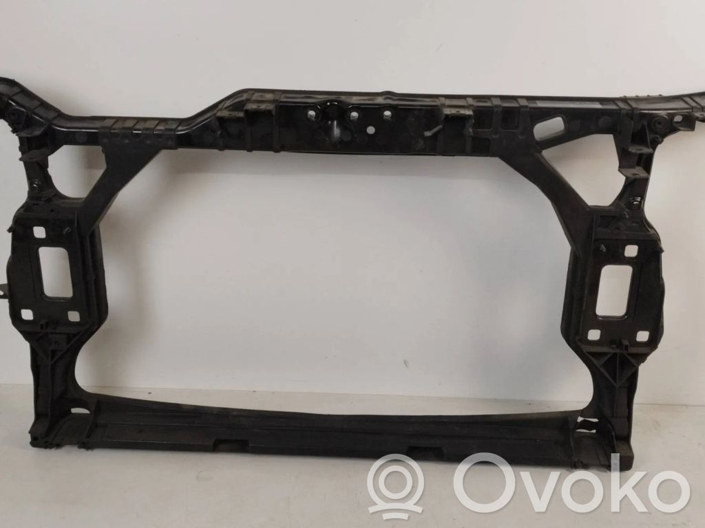 Audi A4 S4 B8 8K Radiatorių panelė 