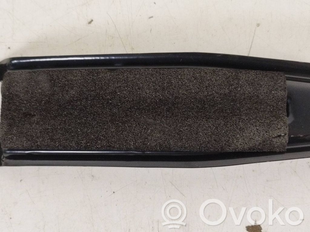 Subaru Legacy Galinis laikiklis bamperio 