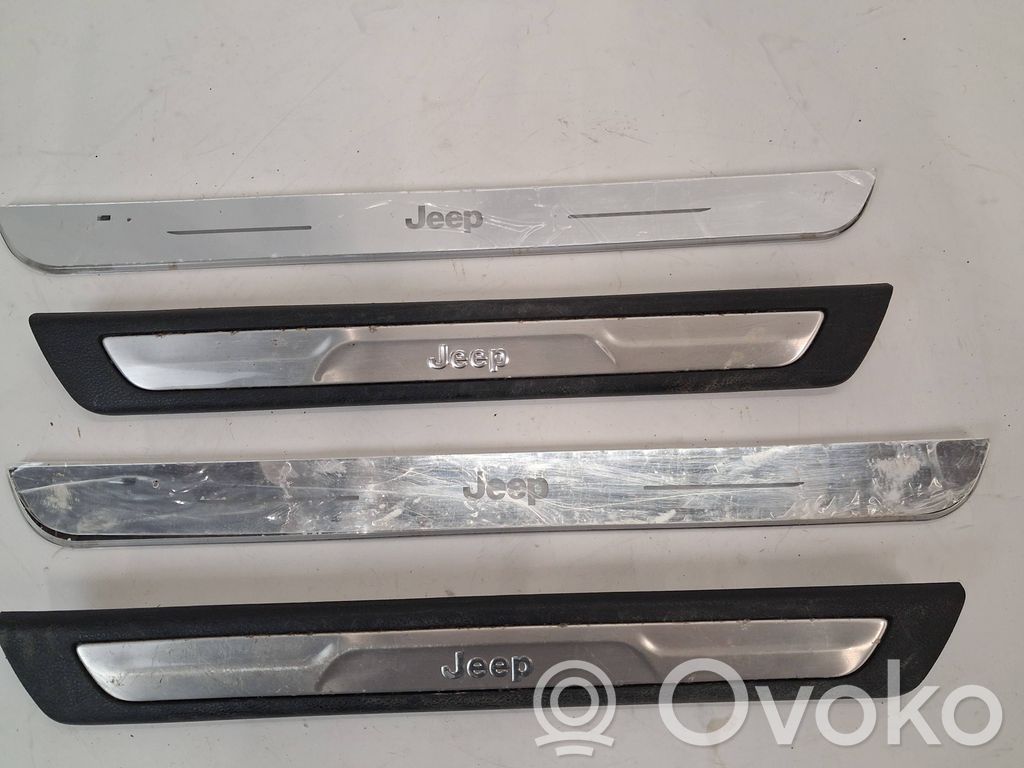 Jeep Grand Cherokee Alte piese de interior 
