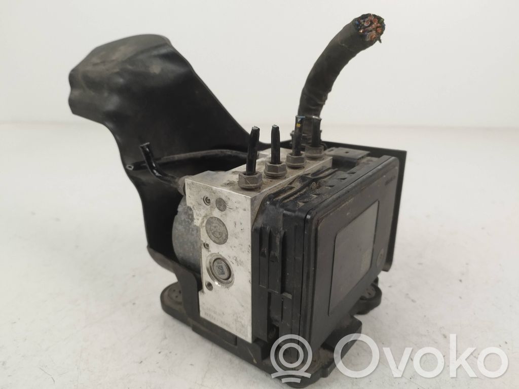 Volkswagen PASSAT B8 ABS Pump 