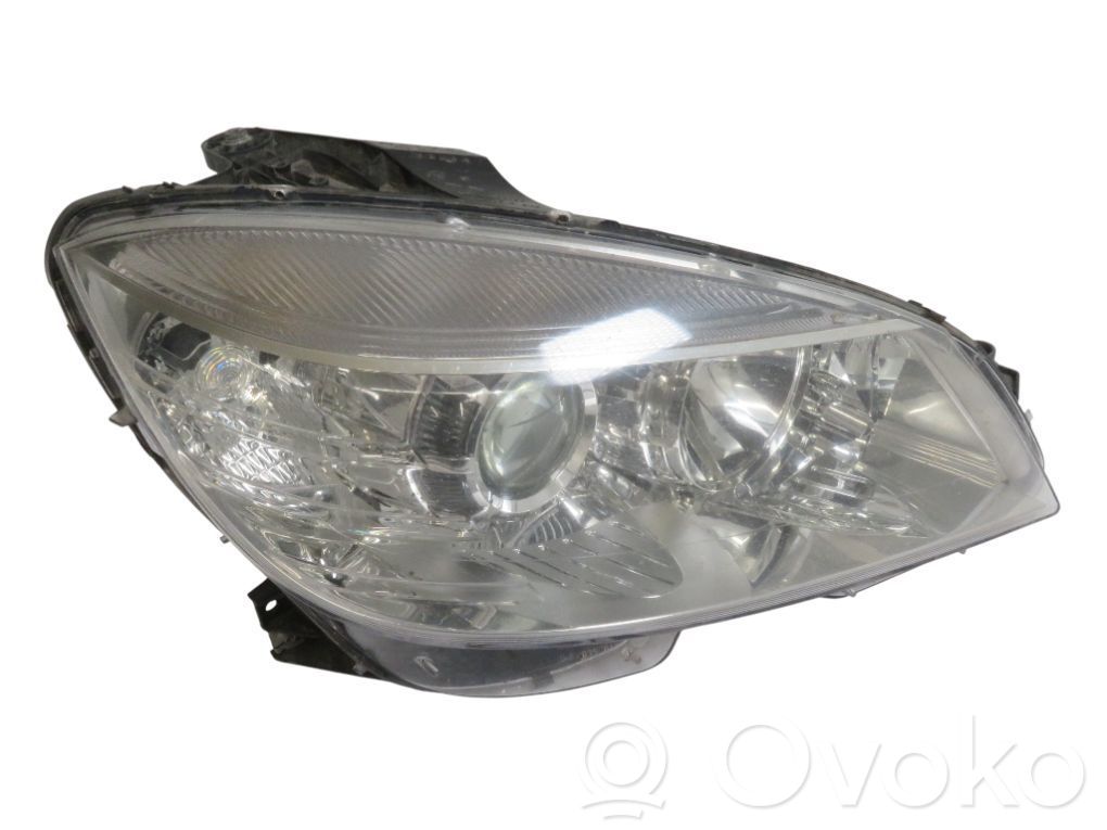 Mercedes-Benz C W204 Lampa przednia 
